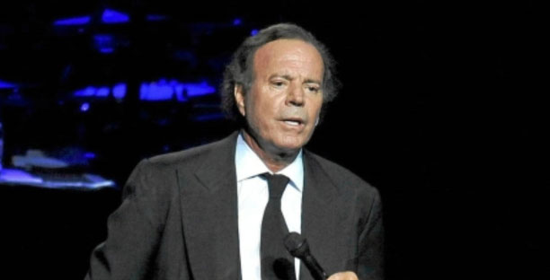 Julio Iglesias... HAVAALANINDA GÖZALTINA ALINDI, VALİZİNDEN ÇIKANLAR ŞAŞIRTTI!
