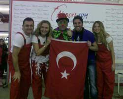 KARNENİ GETİR ,FARUK K' DAN HEDİYENİ GÖTÜR...