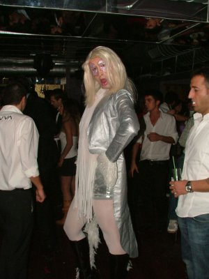 İSTANBUL'UN GÖBEĞİNDE ÇILGIN PLAYBOY PARTİ'DEN ÇOK ÖZEL FOTOĞRAFLAR...