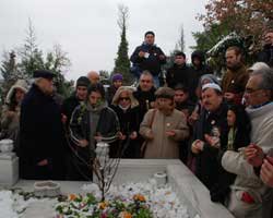 Barış Manço... SEVENLERİ ONU UNUTMADI!