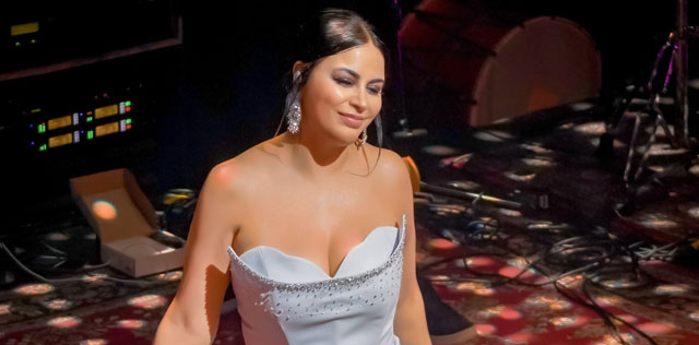 Zara... AVRUPA TURNESİNDE BİR GÜNDE İKİ KONSER!