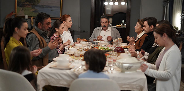 Bir Sevdadır... BIÇAKÇI VE KARLICA AİLELERİ ARASINDA NELER YAŞANACAK?