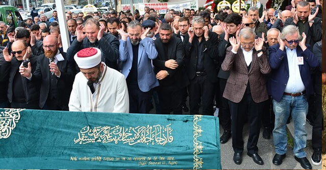 Erkan Petekkaya... BABASINI GÖZYAŞLARIYLA UĞURLADI!