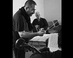 Cem Yılmaz'dan... KAHKAHA KONÇERTOSU!