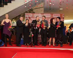 SEVGİLİLER GÜNÜNDE AŞK ŞARKILARI SÖYLENECEK!