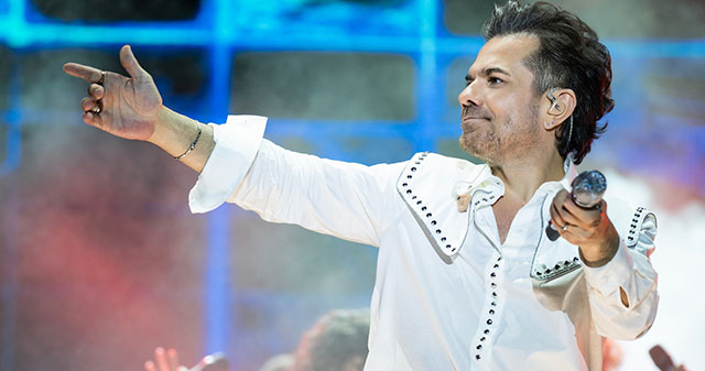 Kenan Doğulu... YAZ SEZONU KONSERLERİNE BAŞLADI!