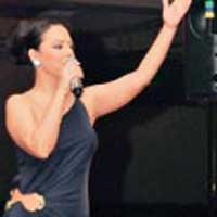 Ebru Gündeş... YENİ GELİNE DOLAR YAĞMURU!