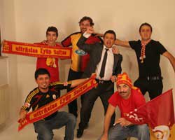 GALATASARAY'A ÇEKTİĞİ KLİP REKOR KIRIYOR!