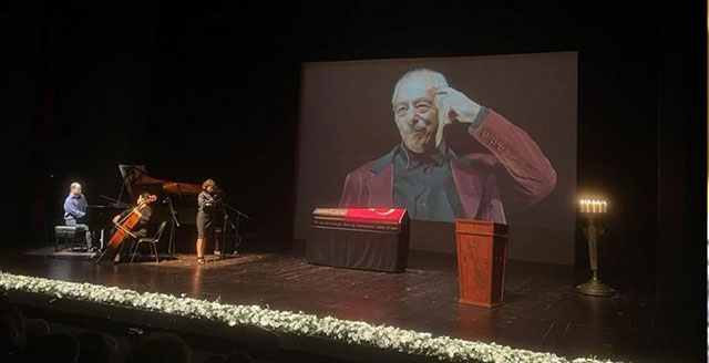 Genco Erkal... BÜYÜK USTA SON YOLCULUĞUNA UĞURLANDI!