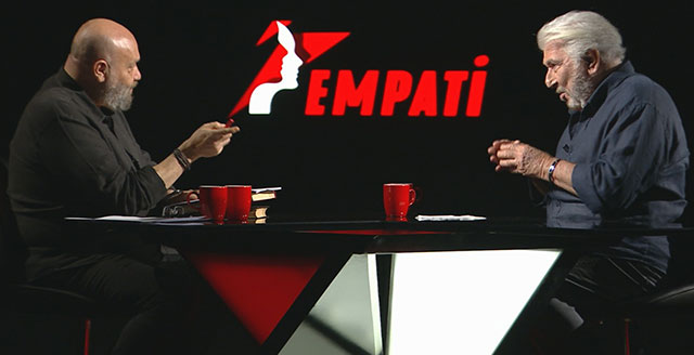 Erdal Özyağcılar... BÜTÜN KADINLAR BİRBİRİNE BENZİYOR, BÜTÜN ERKEKLER DE BİRBİRİNE BENZİYOR!