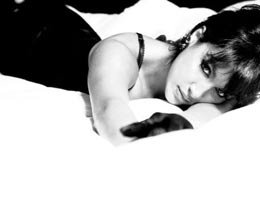 Tuğba Ekinci...''YANMA DEMEZLER''E ÇOK SEKSİ KLİP!'....