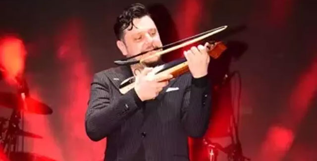 Ekin Uzunlar... "AŞK HAYATIM GÜZEL GİDİYOR!"