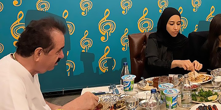 İbrahim Tatlıses… MEMLEKETİNDEKİ KIZLARI İLE BİR ARAYA GELDİ...