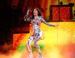 Fergie..TEK BAŞINA SUPERSEKSİ SHOW!...