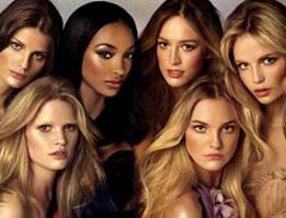SEKSİ SÜPERMODELLER GELİYOR!....