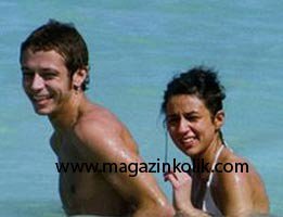 Valentino Rossi...ŞAMPİYON MOTORCU TUNUS'LU GARSON KIZA AŞIK OLDU!...