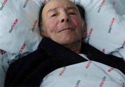 Münir Özkul... TABURCU OLDU...