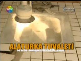 SALONUNUN ORTASINA ALATURKA TUVALET KOYAN ÜNLÜ KİM?