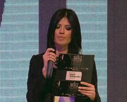 Tuğçe Sarıkaya... İNGİLİZCE SUNUM YAPTI!