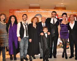 "Ay Lav Yu"... GALAYA HOLLYWOOD'LU OYUNCULAR KATILMADI!