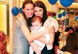 Deniz Akkaya... AYŞE BEBEK DOĞUM GÜNÜ PARTİSİNDE!