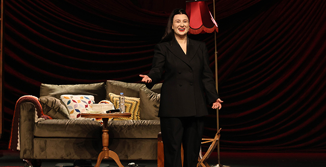 Yasemin Sakallıoğlu... 100. STAND-UP ŞOVU BOSTANCI GÖSTERİ MERKEZİN'DE GERÇEKLEŞTİ!