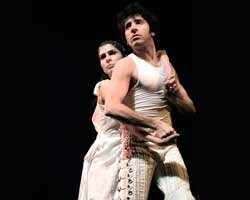 İ.B.B. Şehir Tiyatroları'nın Yeni Oyunu... "ROMEO VE JULIET"