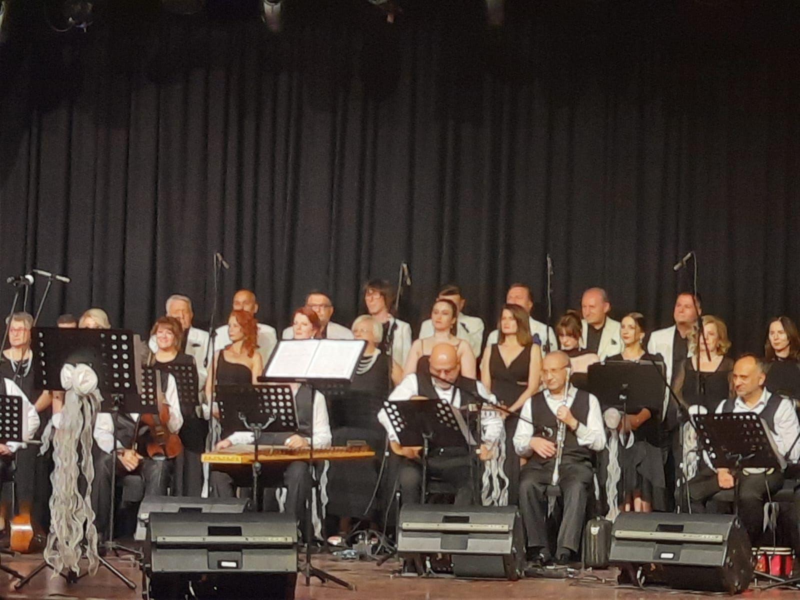 Avrupa Müzik Topluluğu... “SİYAH BEYAZ YILLAR”I ANDI!