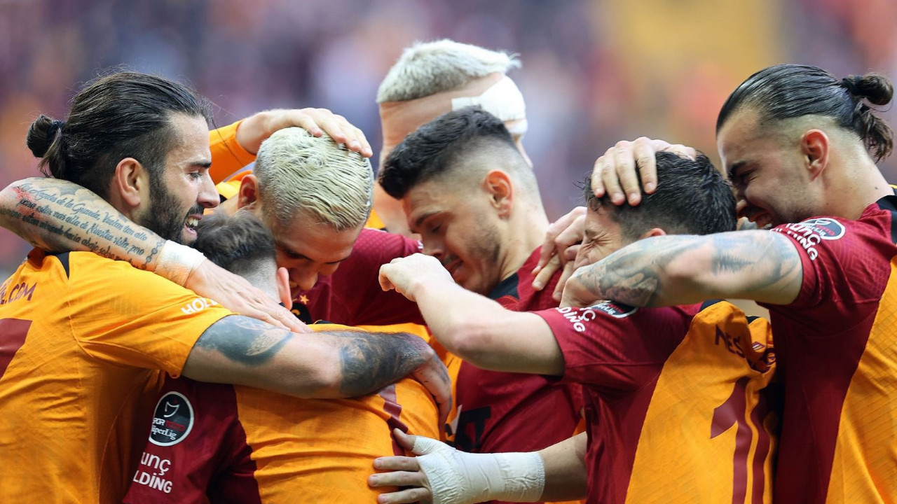Galatasaray... 5. YILDIZI TAKTI, ÜNLÜLER COŞTU!