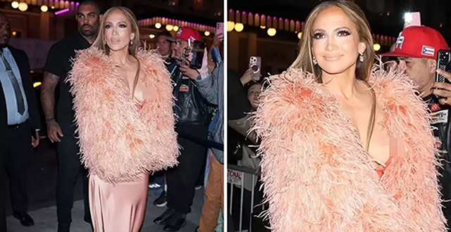 Jennifer Lopez... POZ VERİRKEN GÖĞSÜ AÇILDI, UMURUNDA OLMADI!