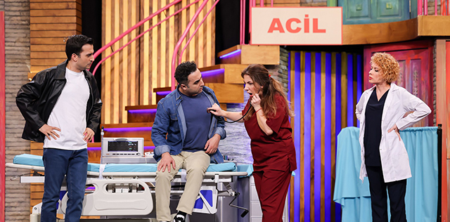 Güldür Güldür Show... BİLAL ÇİÇEĞİ GÖRMEK İÇİN SOLUPU ACİLDE ALIR!