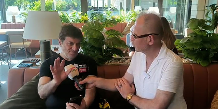 Coşkun Sabah… “ÖYLE YENİ YETME NE OLDUĞU BELİRSİZ SANATÇILARI SEVMEYİN!”