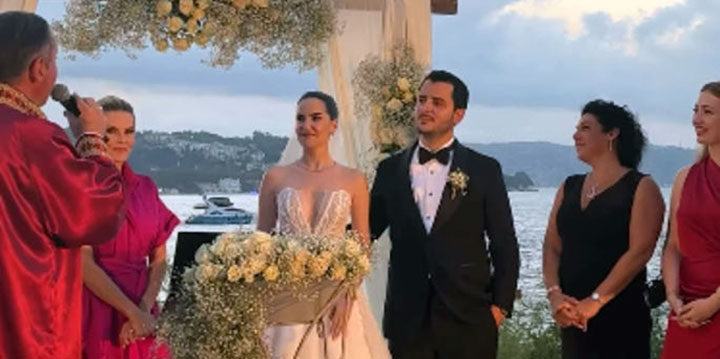 Ezgi Şenler... ÇOCUKLUK AŞKIYLA EVLENDİ!