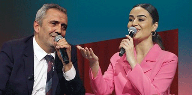 Elif Buse Doğan... SAHNESİNİ SOFRAYA BENZETTİ!