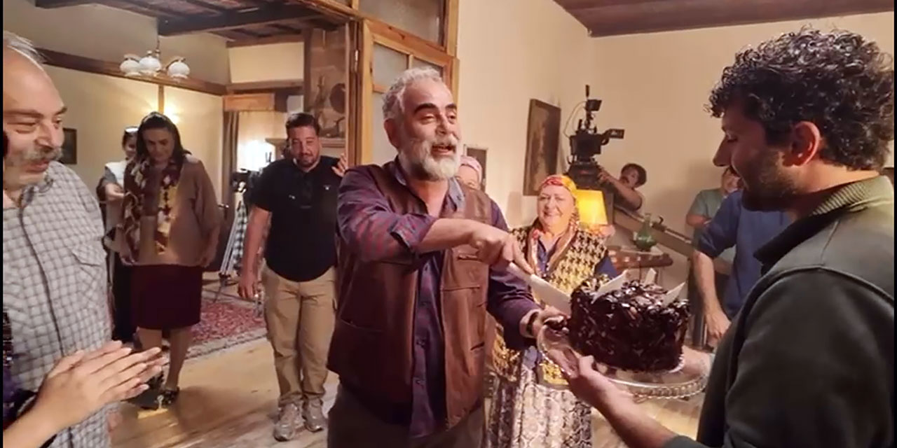 Yurdaer Okur… 3’Ü BİRARADA KUTLAMA (DOĞUM GÜNÜ, BAŞARI VE BAYRAM)