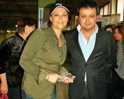 Hülya Avşar'dan...  ERCAN AVŞAR'A BÜYÜK DESTEK!