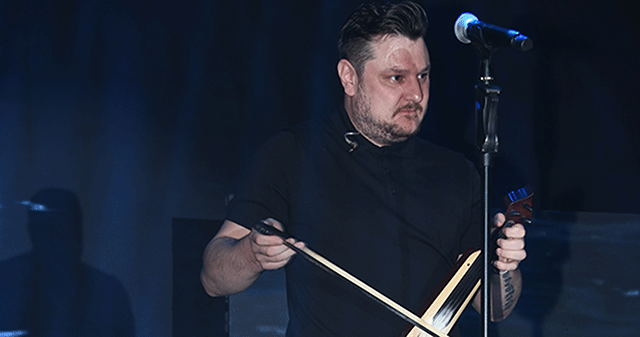 Ekin Uzunlar...KIBRIS'TA KEMENÇE ŞOV!