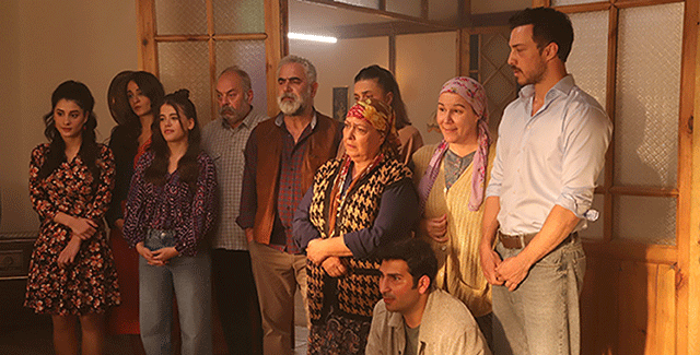 Cennetin Çocukları... ARAFKÖY, AŞKIN VE FEDAKÂRLIĞIN KIYISINDA!