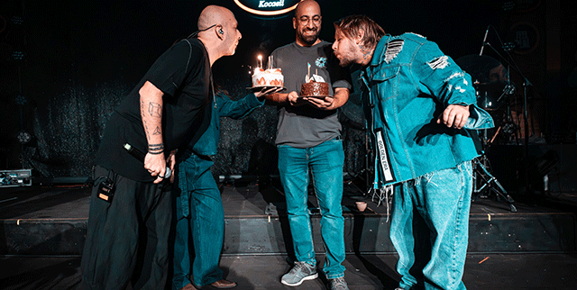 Gripin - Şanışer ve Sokrat ST... SAHNEDE ÇİFTE DOĞUM GÜNÜ!