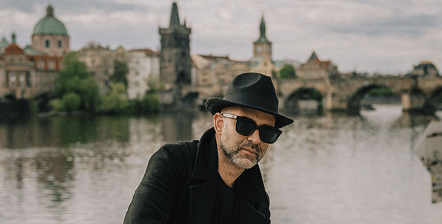 Murat Evgin... HOLLYWOOD DİZİSİNDE JOHN LENNON'IN ŞARKISI ONA EMANET!