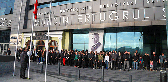 İBB Şehir Tiyatroları... ATATÜRK’ÜN ÇOCUKLUĞUNU “MERHABA ÇOCUK”LA ANLATTI