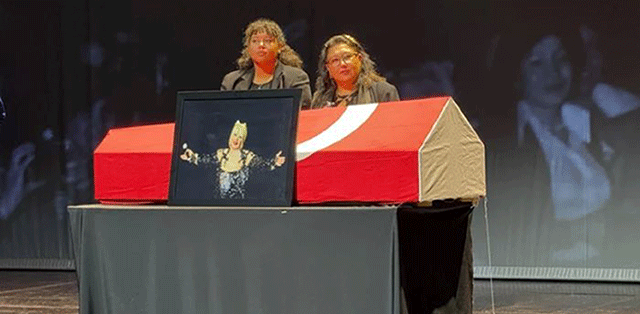 Muazzez Abacı... AKM’DE VEDA TÖRENİ!