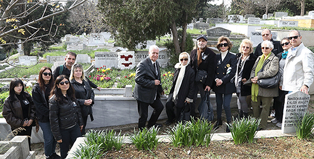 USTA SANATÇI KEREM YILMAZER MEZARI BAŞINDA ANILDI!