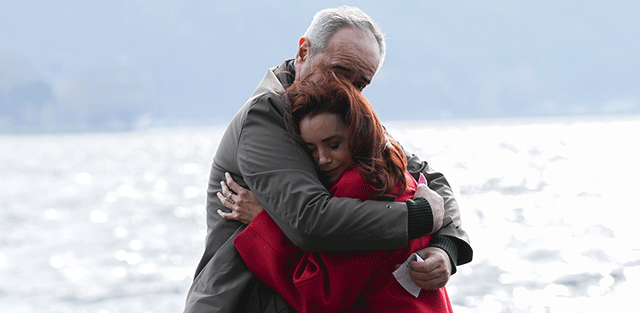 Kıskanmak... SENİHA BABASINA KAVUŞUYOR!