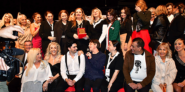 Çiğdem Tunç Tiyatrosu... GÖRKEMLİ GALA!