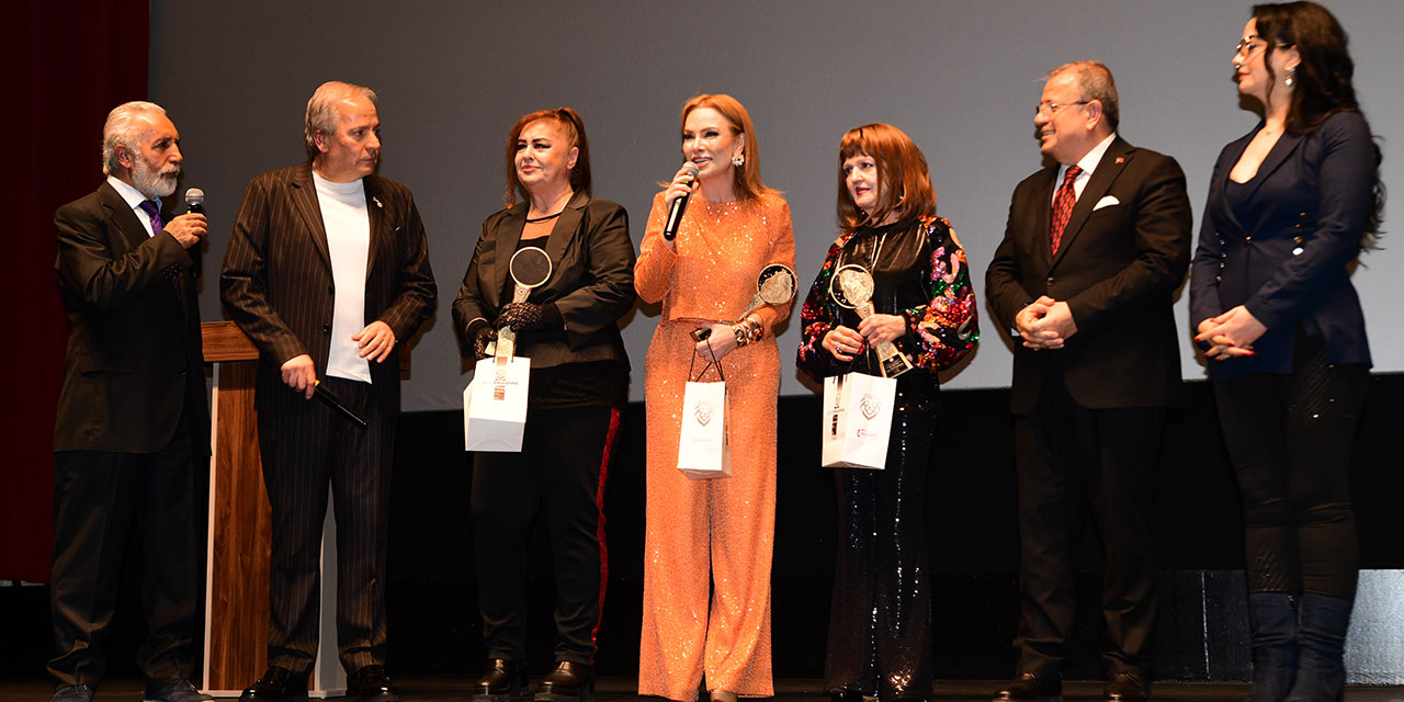 KADIN KUAFÖRLERİ, USTAYA VEFA, MESLEĞE SAYGI ÖDÜL TÖRENİ İÇİN BULUŞTU