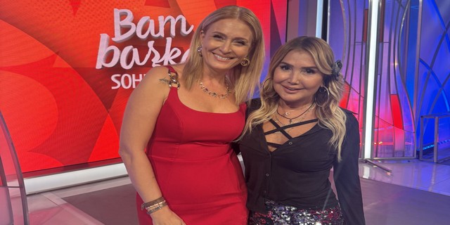 Yonca  Evcimik... "EVİN YOLUNU ŞAŞIRIYOR İNSAN"!..