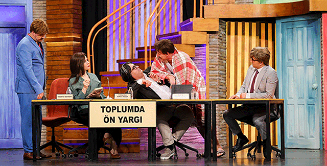 Güldür Güldür Show... TRAKYALI BAHADIR ÖNYARGI KONFERANSI VERİRSE!