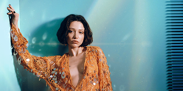 Zeynep Bastık... 2026’YA HEDİYE KLİP; ZOR YAYINDA!