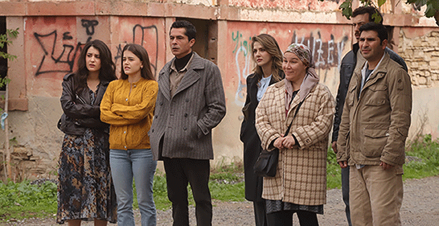 Cennetin Çocukları... İSKENDER AŞKI VE VİCDANI ARASINDA SAVRULUR!